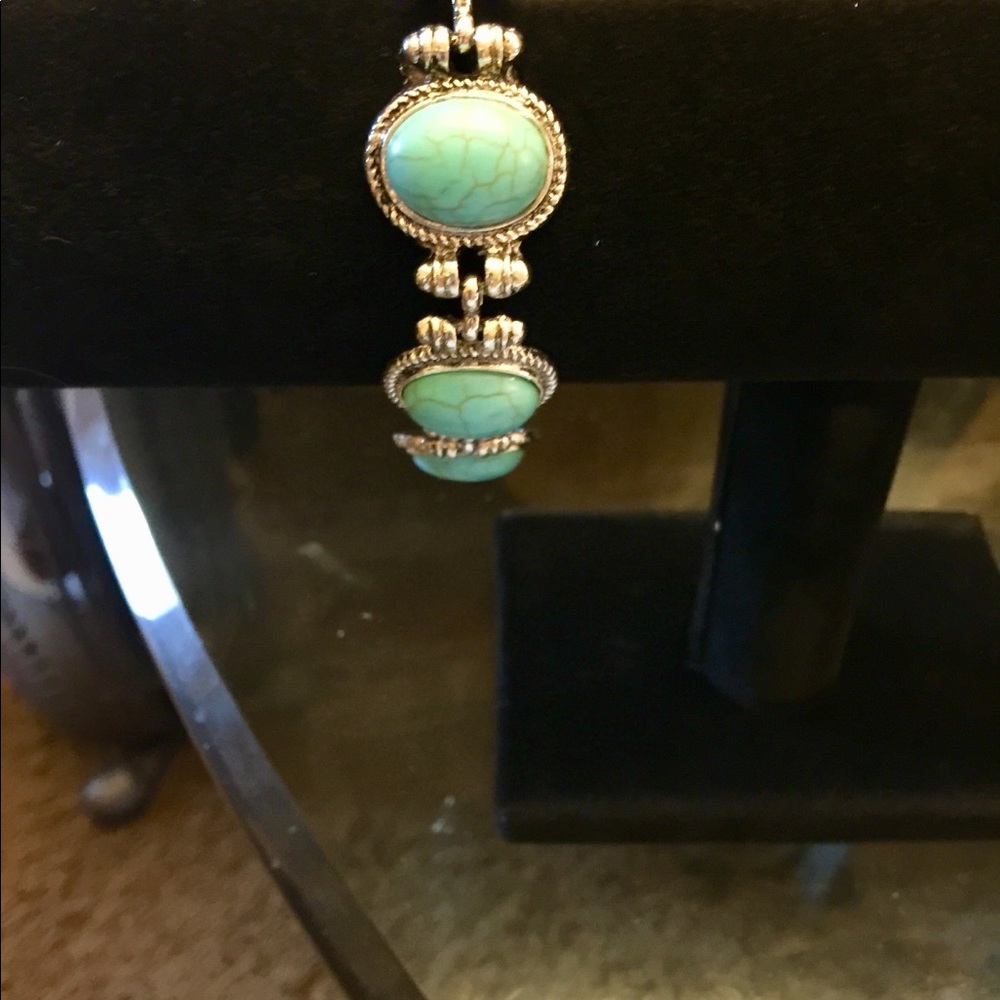 Bracelets - Picture 6 of 8